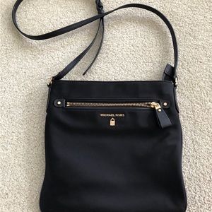 MICHAEL KORS KELSEY CROSSBODY NYLON HANDBAG